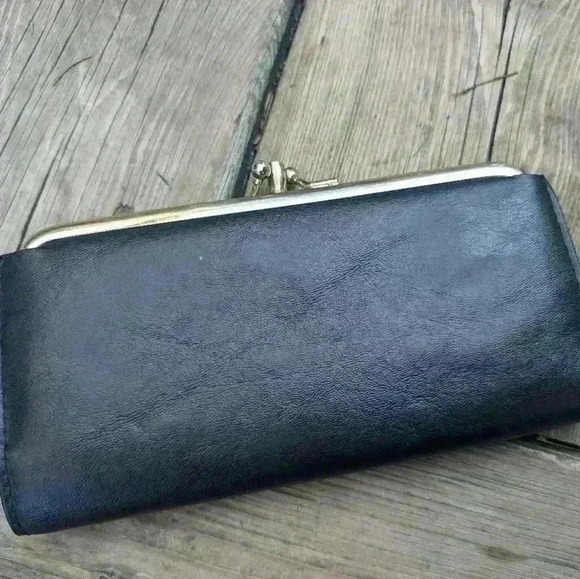 Vintage made  in Canada black purse - Picture 1 of 9